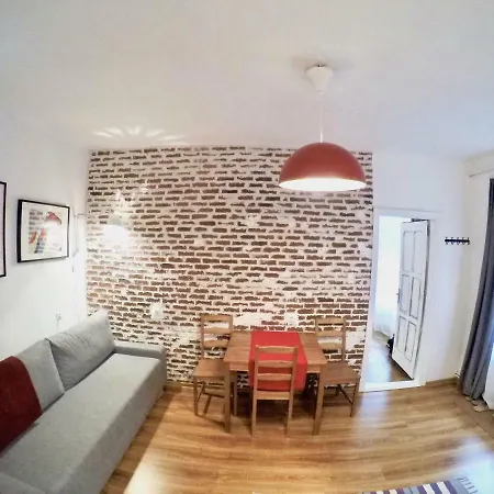 Exceptionally Charming Flat In Old Town Апартаменти Брашов