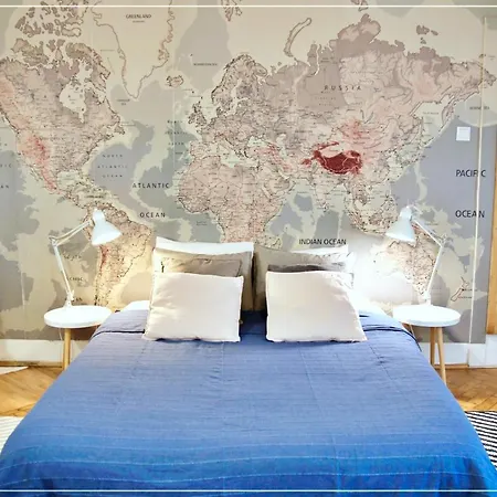 Exceptionally Charming Flat In Old Town Брашов
