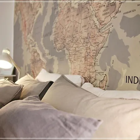 Апартаменти Exceptionally Charming Flat In Old Town Брашов