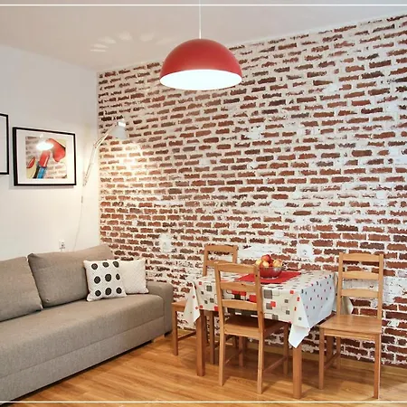 Апартаменти Exceptionally Charming Flat In Old Town