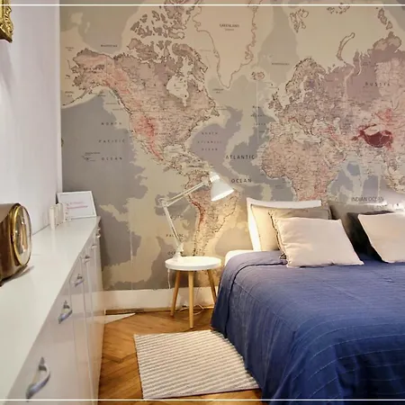 Апартаменти Exceptionally Charming Flat In Old Town