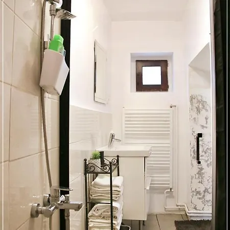 Апартаменти Exceptionally Charming Flat In Old Town